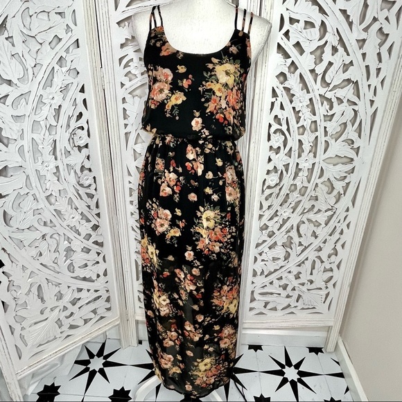 Sweet Rain Dresses & Skirts - Sweet Rain Black Floral Maxi Dress